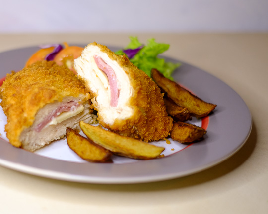CHICKEN CORDON BLEU